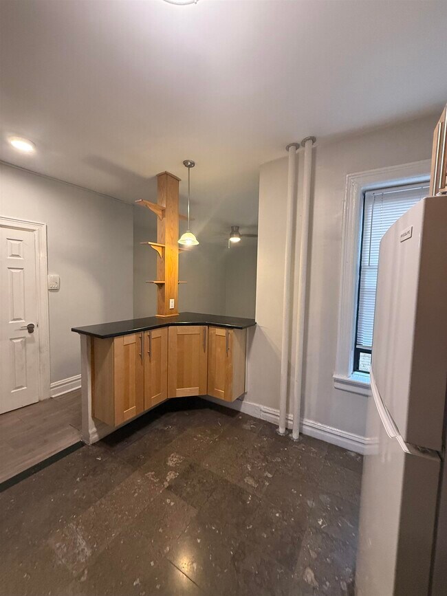 Building Photo - 270 HARRISON Ave