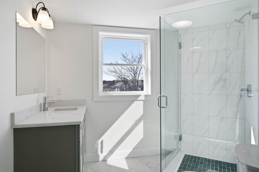 Building Photo - 23 Blake St