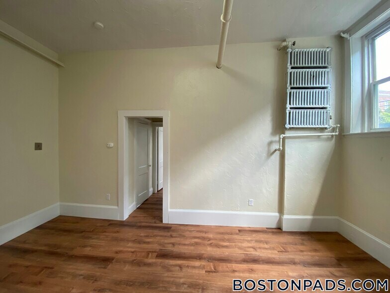 Building Photo - 99 Brainerd Rd