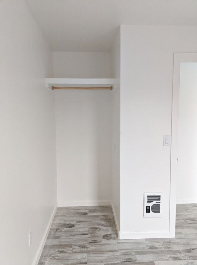 Building Photo - Adorable 1 Bedroom 1 Bath in Seaside