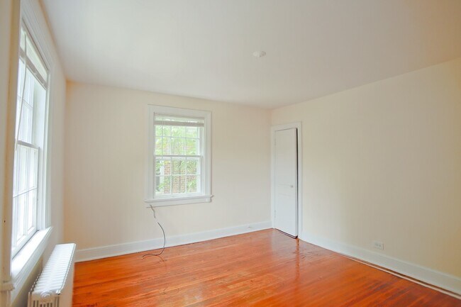 Building Photo - 8br Single Family Home on 14th St NW  (MIN...
