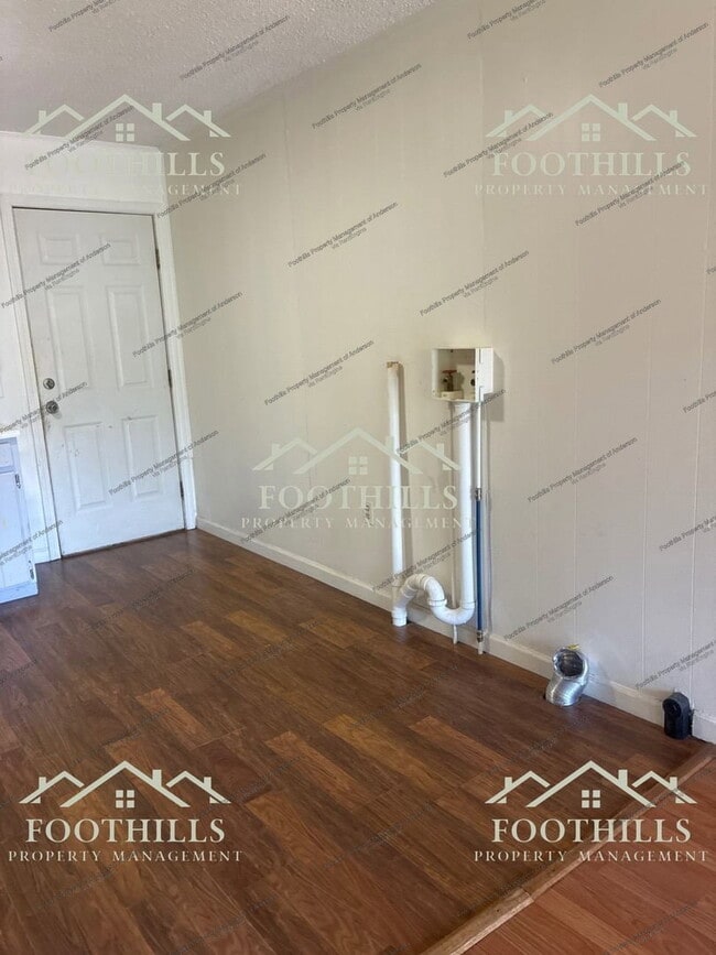 Building Photo - 202 Kennemore St