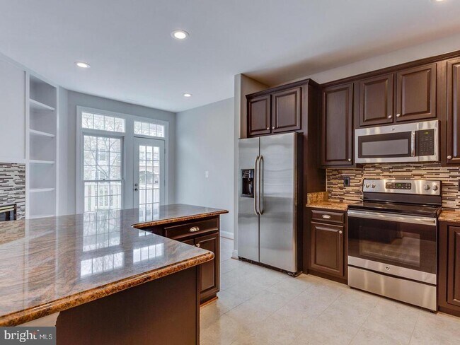 Building Photo - 9421 Van Arsdale Dr