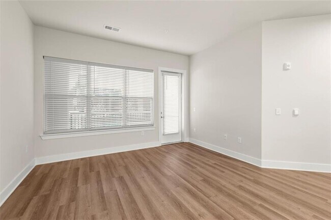 Building Photo - 2648 Sandy Plains Rd