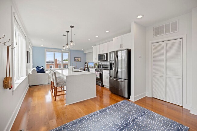 Building Photo - Totally Awesome in Trinidad! 3 bed + 2.5 B...