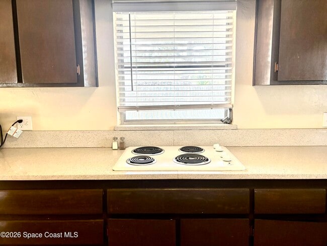 Building Photo - 19 Orange Ave