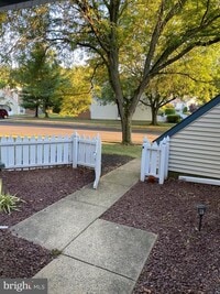 Building Photo - 1739 McNelis Dr