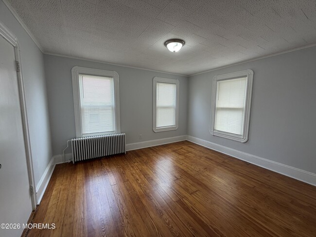 Building Photo - 368 Carr Ave