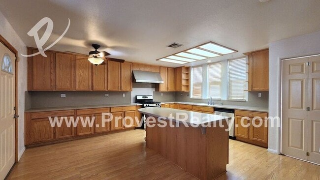 Building Photo - 12490 Iroquois Rd