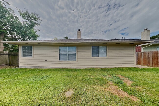 Building Photo - 1327 Coppercrest Dr