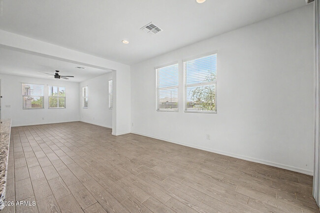 Building Photo - 14690 W Sand Hills Rd