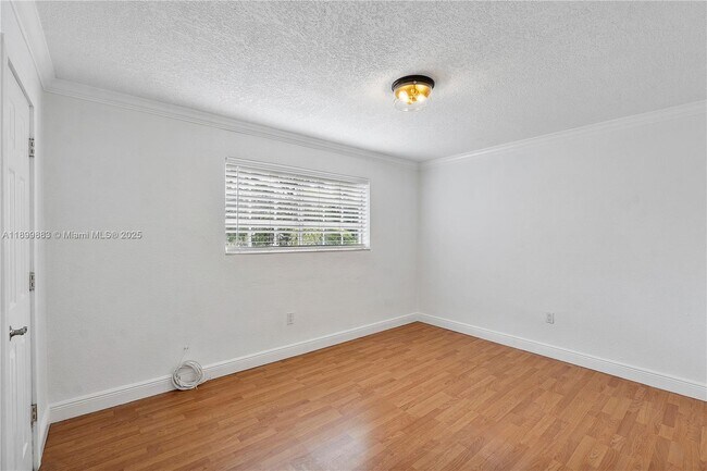 Building Photo - 300 Madeira Ave