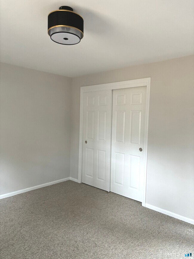 Building Photo - 17 Brickyard Rd