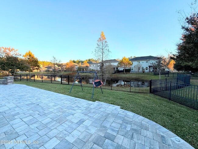 Building Photo - 102 Ann Scott Dr