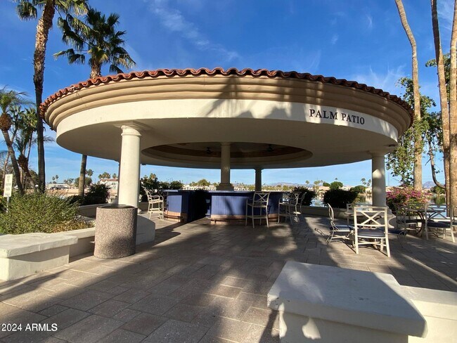 Building Photo - 2301 E Beachcomber Dr