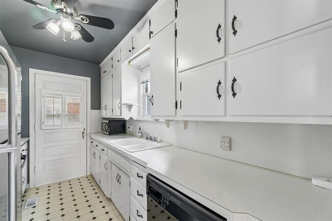 Building Photo - 2512 NW 32nd St
