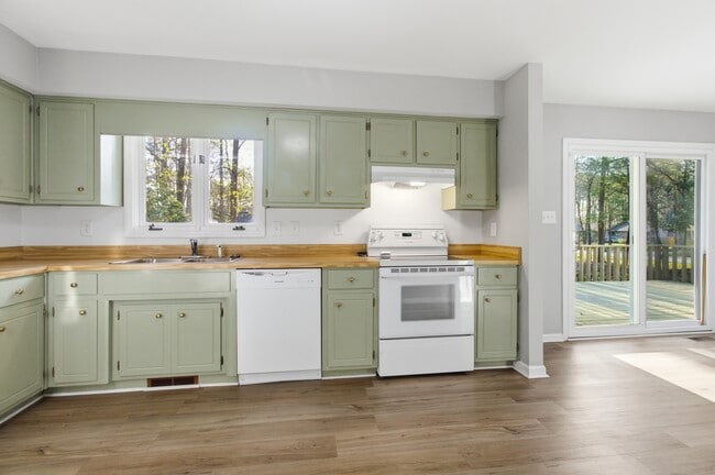 Building Photo - 101 Gatewood Dr