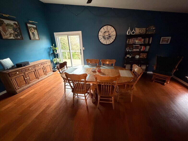 Building Photo - 8731 Stoneface Rd