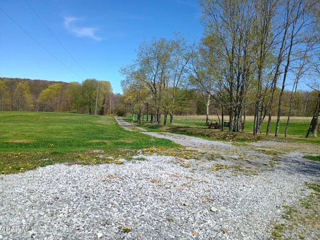 Building Photo - 377 Eger Rd