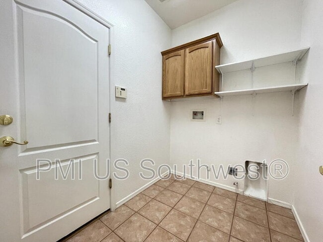 Building Photo - 2007 Lause Bay