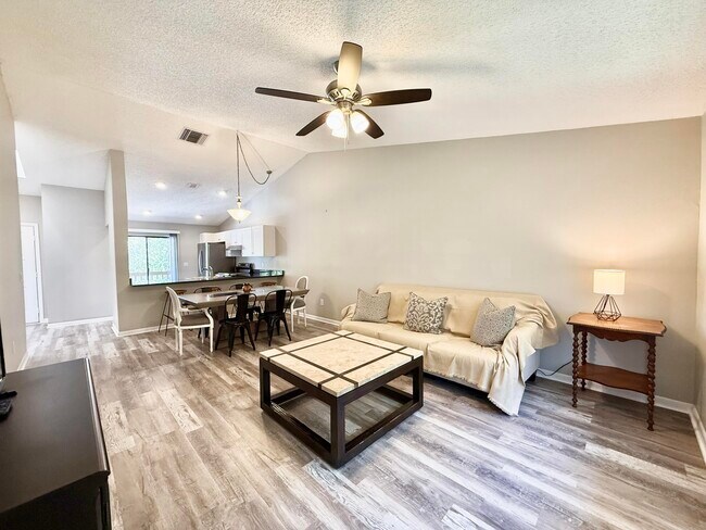 Building Photo - 12969 Pennypacker Trail