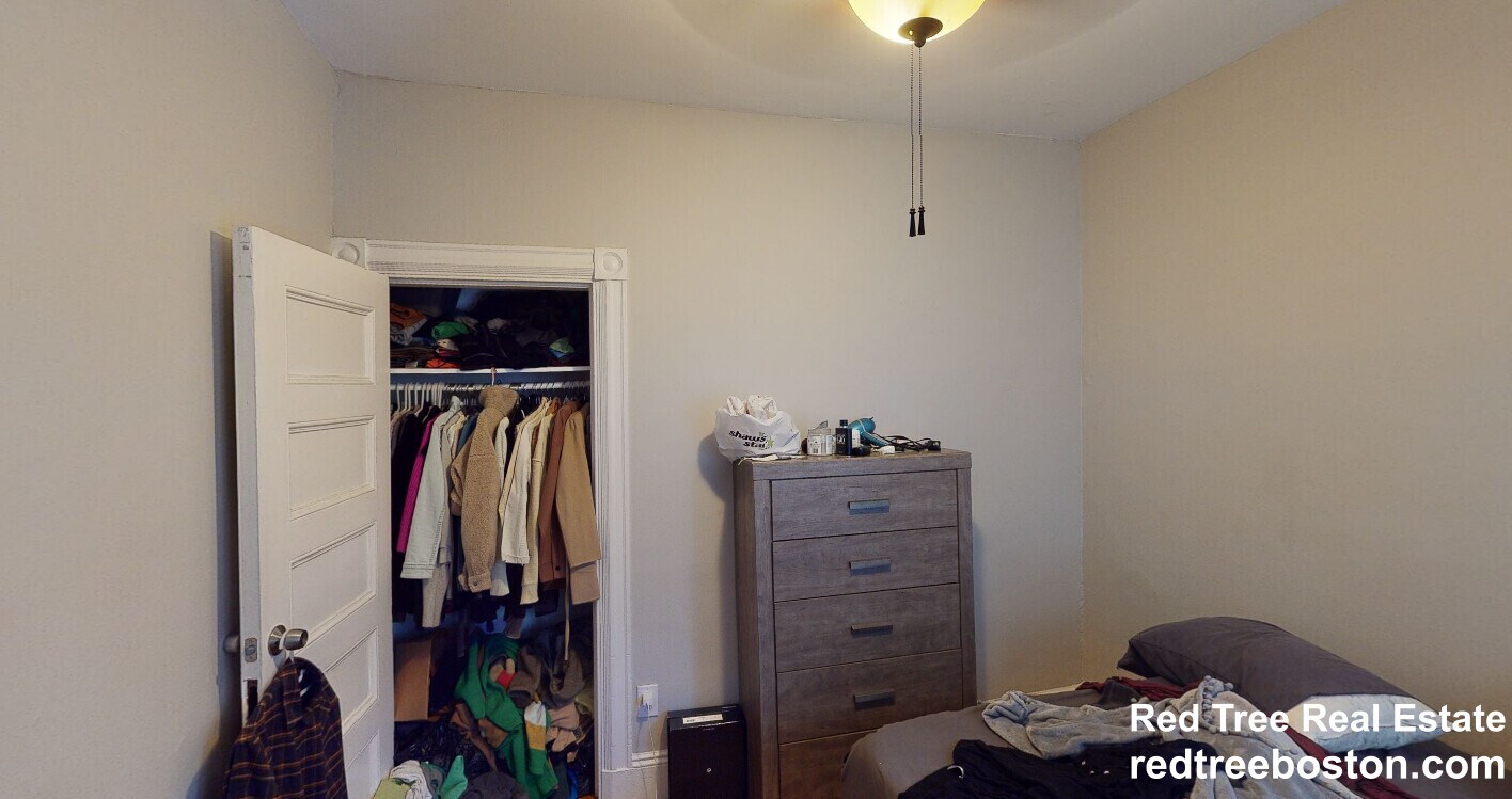 Building Photo - 904 Massachusetts Ave