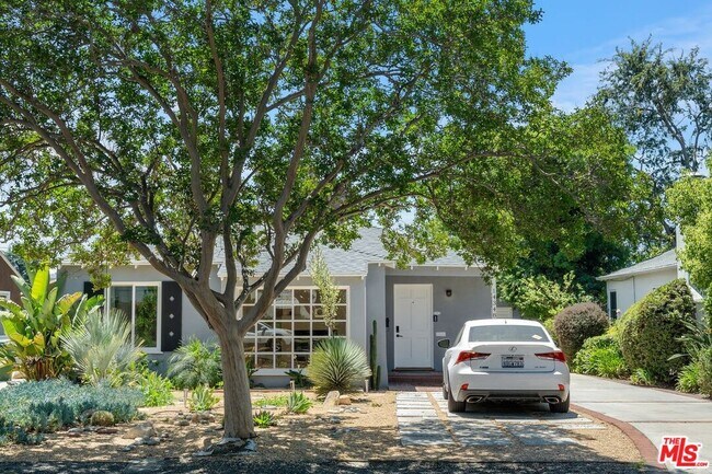 Primary Photo - 14348 Collins St