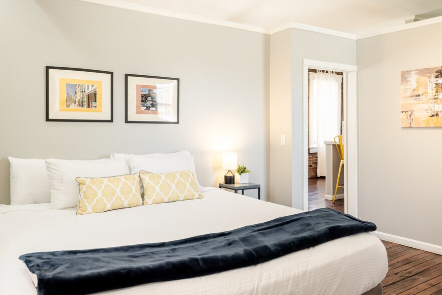 Building Photo - 111 E 13th St