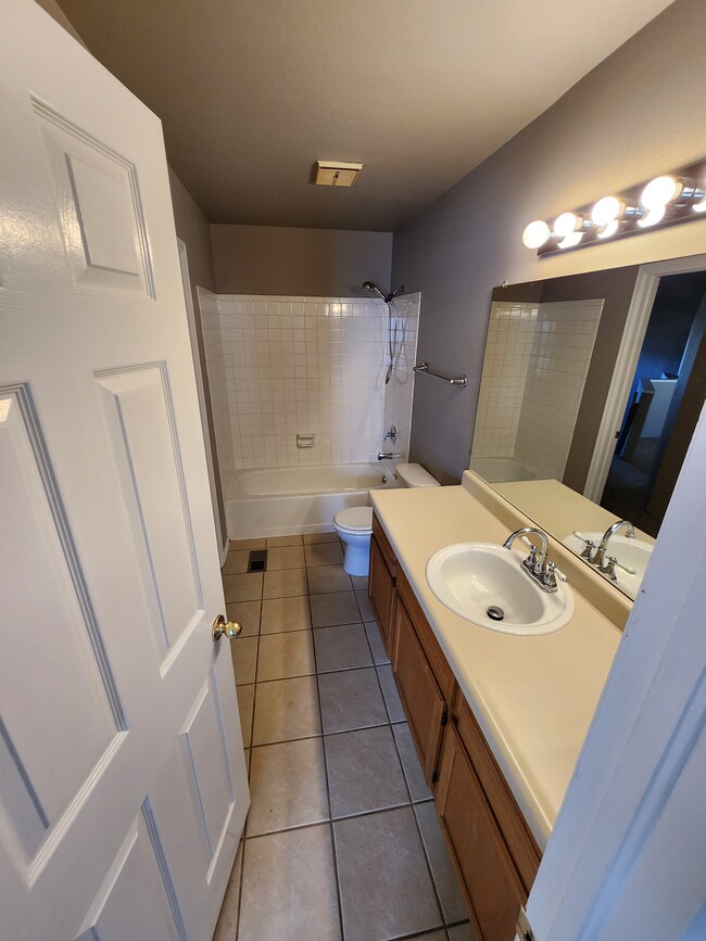 Bathroom - 560 Autumn Crest Cir