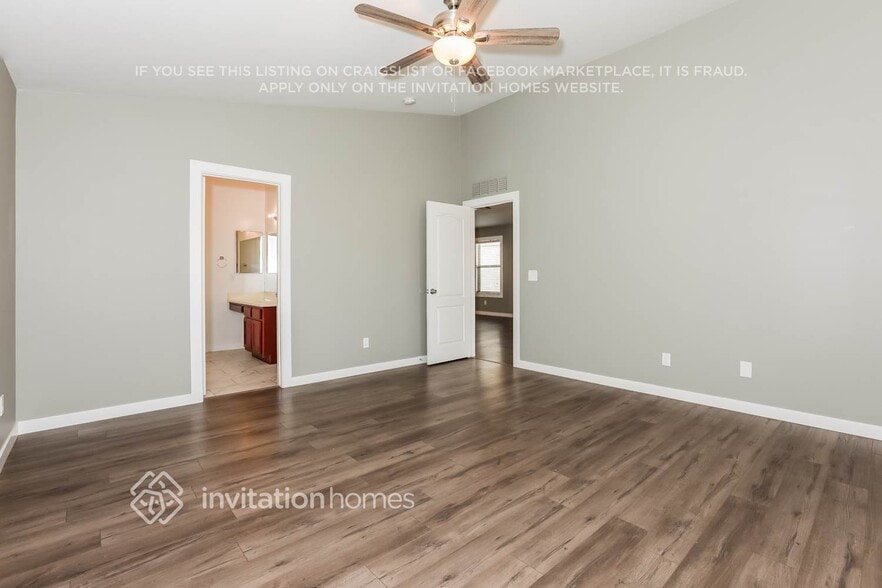 Building Photo - 23763 N Desert Dr