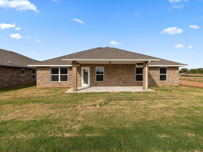 Building Photo - Newer Home For Lease in Washington!