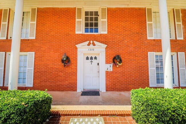 Building Photo - 1310 65th Dr