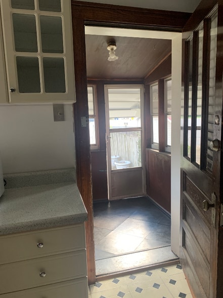 Building Photo - 5538 Walsh St