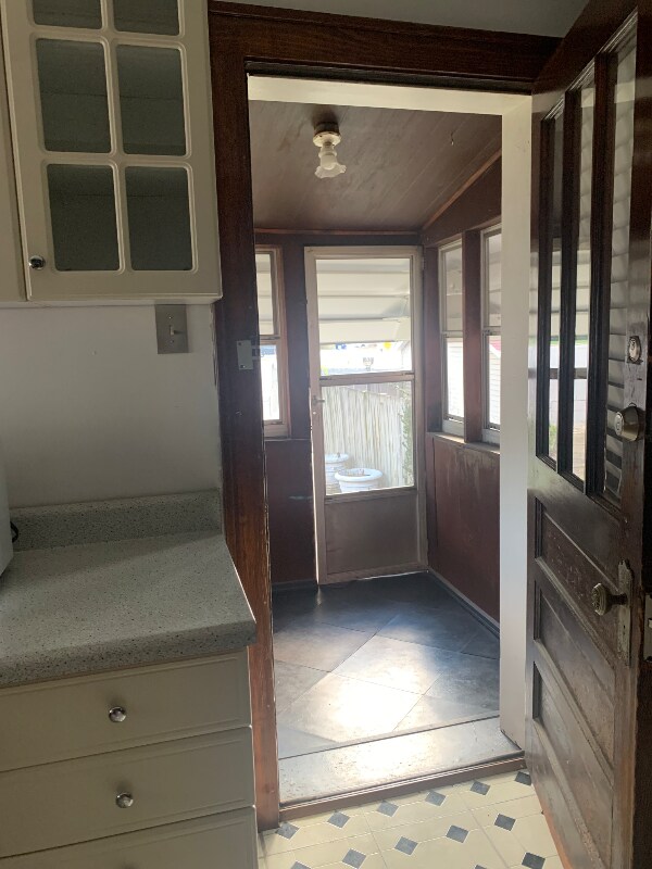 Building Photo - 5538 Walsh St