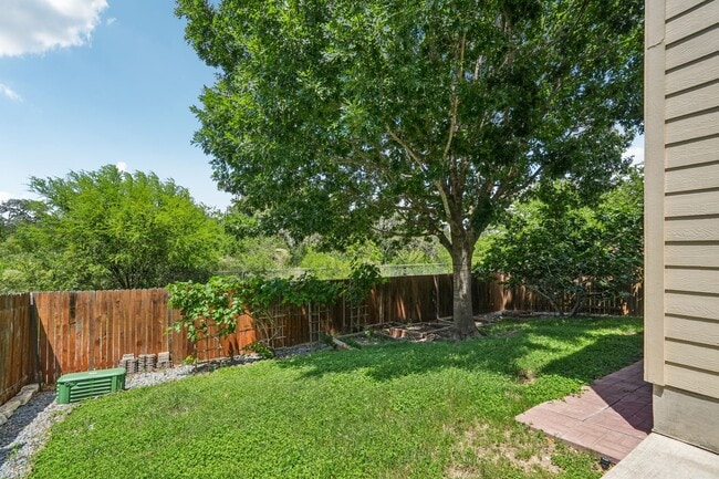 Building Photo - Alamo Ranch Gated Community