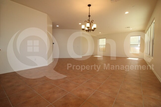Building Photo - 779 W Calle La Bolita