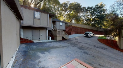 Building Photo - "Charming Studio Retreat in San Rafael – C...