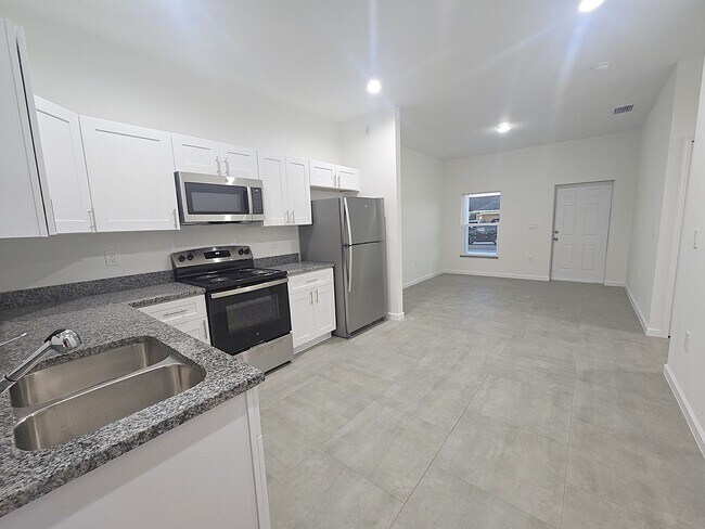 Building Photo - Brand New 2/2/1-Great Location- SW Lehigh Acres