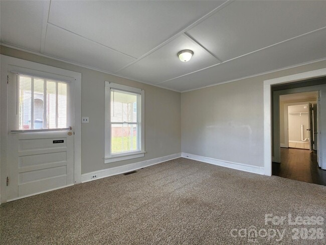 Building Photo - 317 Westview St