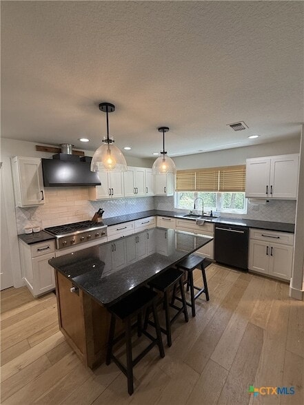 Building Photo - 4130 Summit Dr