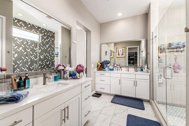 Building Photo - 7611 E Camino Vivaz