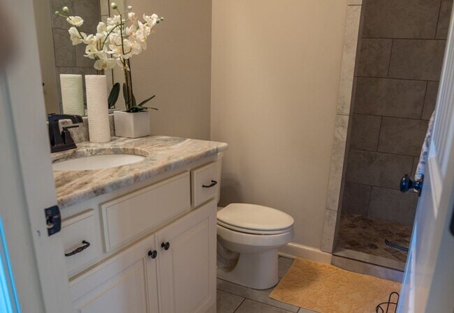 Building Photo - 3707 Sterling Oaks Dr