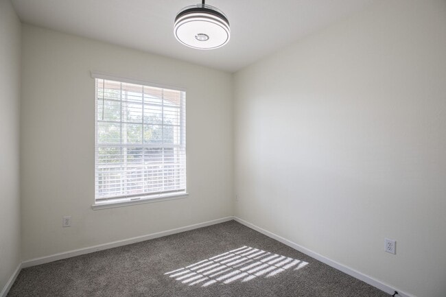 Building Photo - Stone Bridge