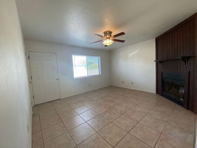 Building Photo - 5758 E 24th St