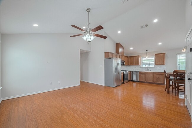 Building Photo - 1105 Panama St