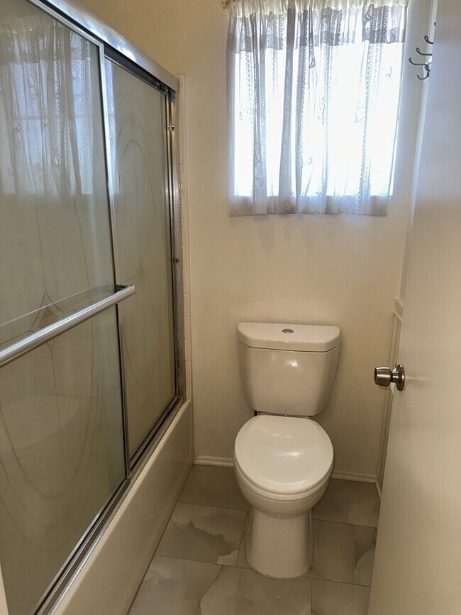 Building Photo - 6025 Abernathy Dr