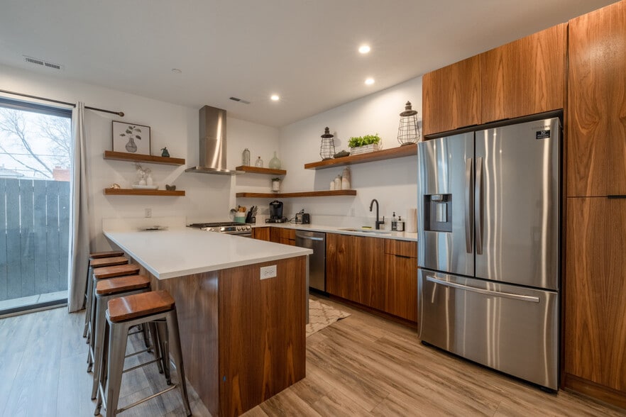 Building Photo - 2597 S 700 E