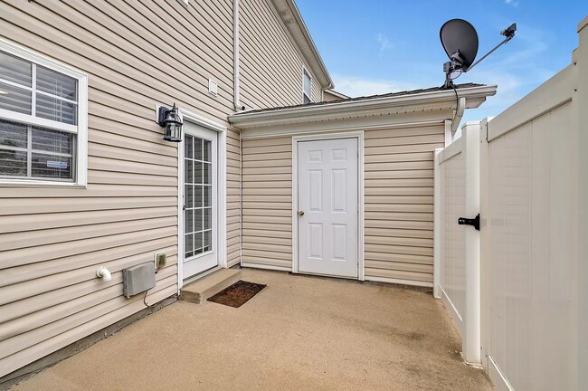 Building Photo - 1504 Sprucedale Dr