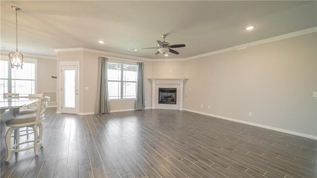 Building Photo - 1222 Bradley St