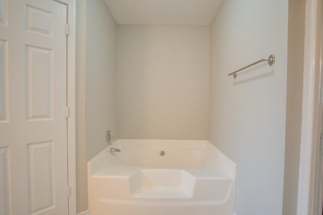 Building Photo - Holley by the Sea Home – 4 Bedrooms, Great...